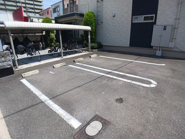 ラルエット（207） 駐車場
