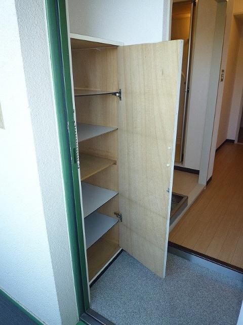 メゾン城北 収納