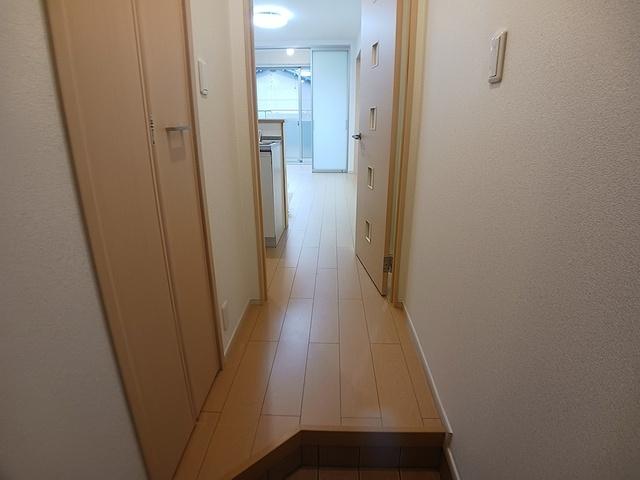 ボンヌ・シャンス（107） 玄関