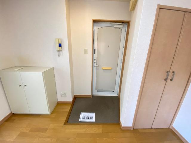 守口市滝井元町マンション 玄関