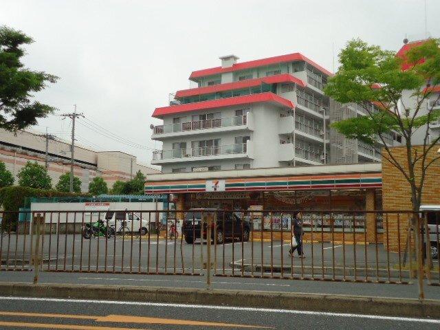 セブンイレブン吹田山田南店：450m