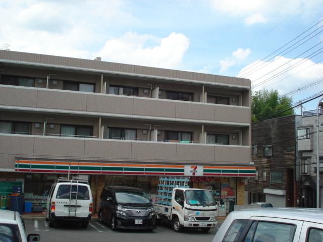 セブンイレブン枚方東中振2丁目店：695m