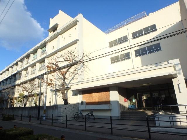 大阪市立高殿小学校：652m