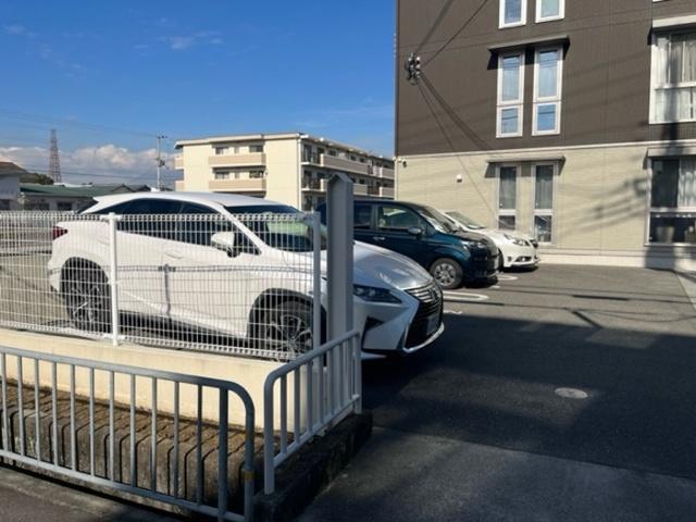 カーサ　フジ（203） 駐車場