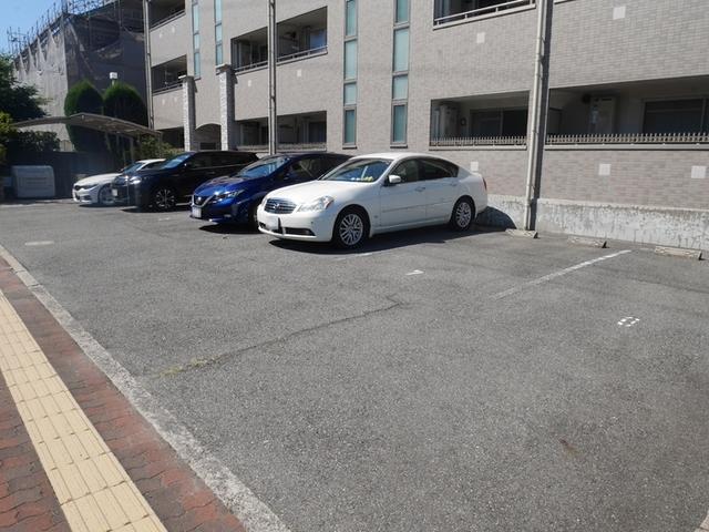 フレシール（103） 駐車場