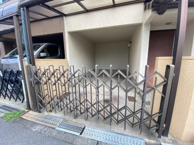 大阪市旭区高殿テラスハウス 駐車場