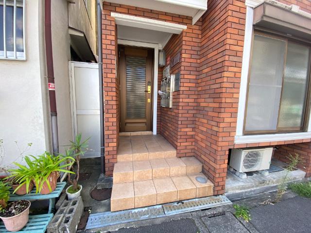 守口市滝井元町マンション エントランス