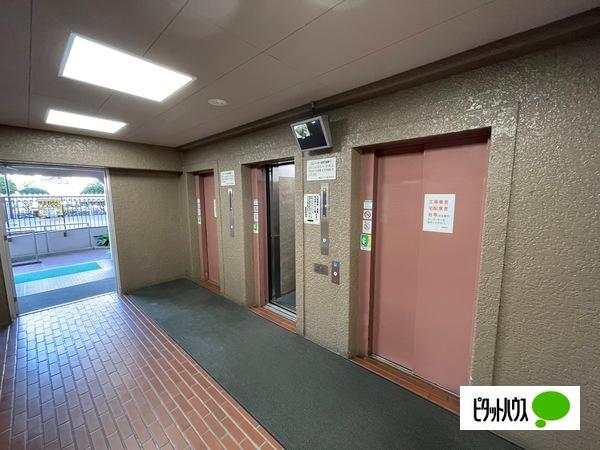 日商岩井菫橋ハイツ エントランス