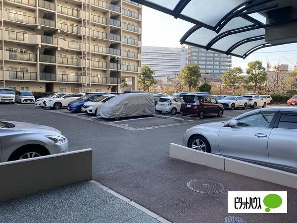 京橋グリーンハイツ三号棟 駐車場
