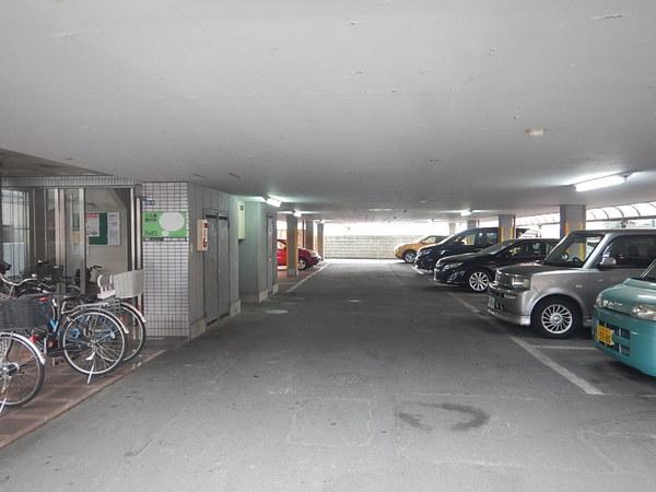 WESTヒルズ門真 駐車場