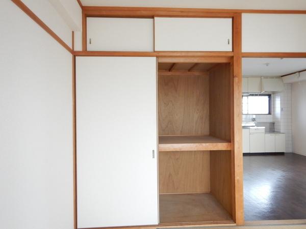WESTヒルズ門真 収納