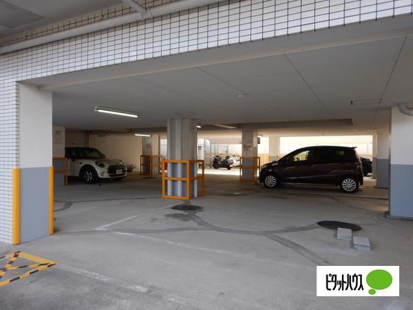 大阪市旭区清水マンション 駐車場