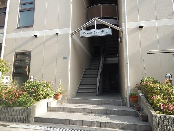 門真市御堂町マンション エントランス