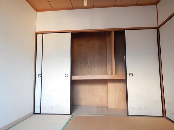 オリエントハイツ 収納