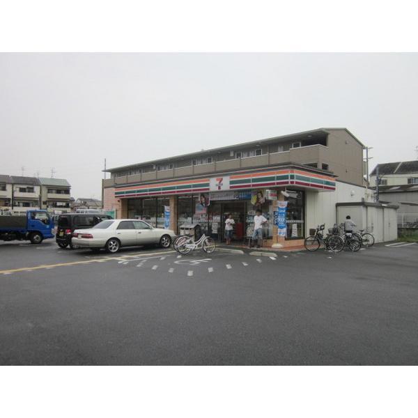 セブンイレブン守口梶町4丁目店：365m