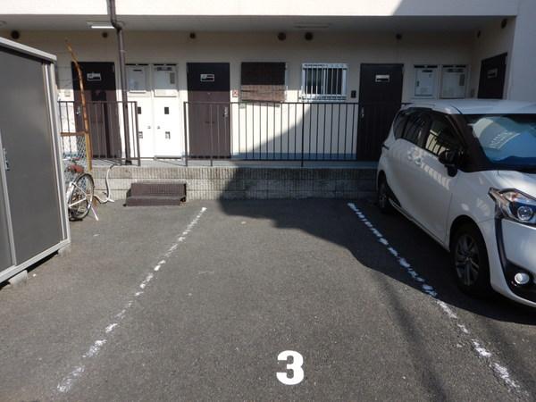 PLAYZ COURT 駐車場