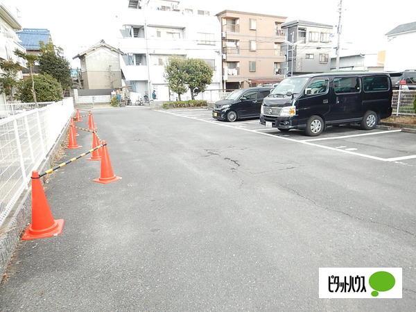 ガーデンハイツ小林2号 駐車場