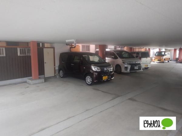 ハイツタナカ 駐車場