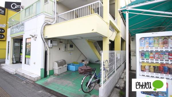 第7川辺ビル エントランス