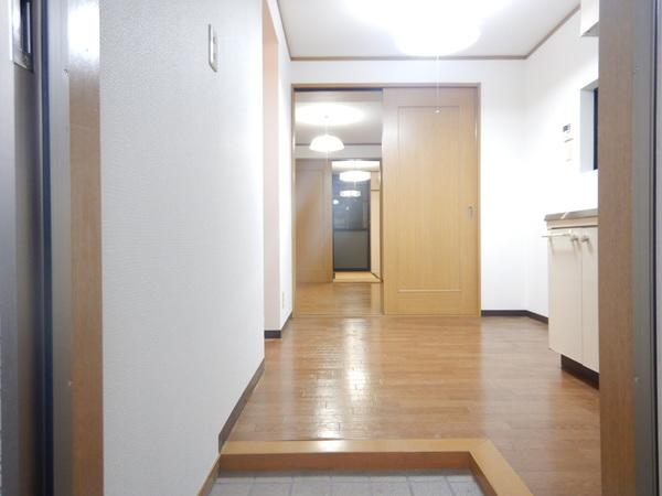 ハイツなごみ 玄関