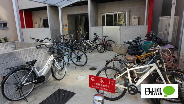 I Cube 守口（旧レーヴメゾン守口松町） 駐車場