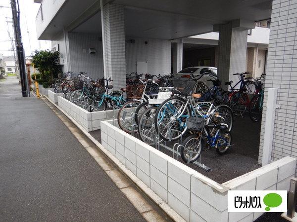 ウインドヒル守口(旧アーバンハイツ） 駐車場