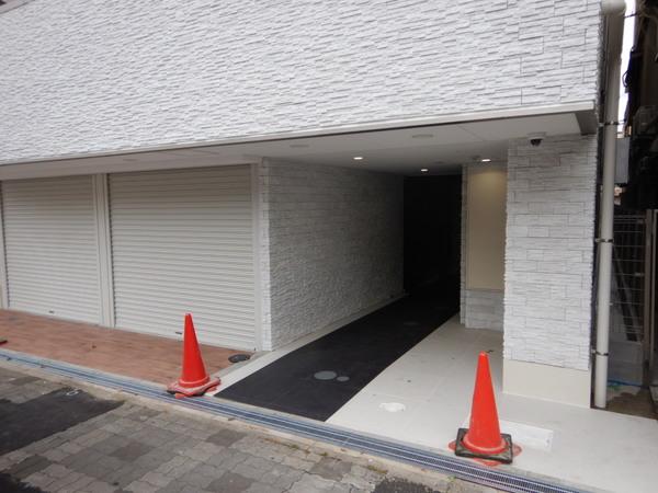 プレシャス中宮 駐車場