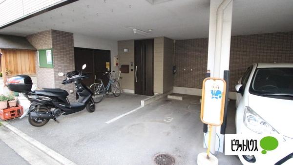 メゾン・ドゥ・タナカ 駐車場