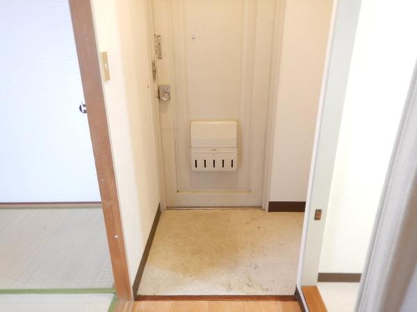 ハイツ三和 玄関