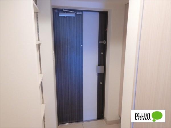 ラグゼナ門真 玄関