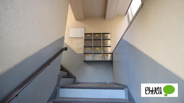 門真市幸福町マンション ロビー