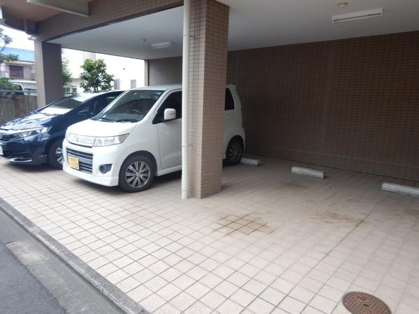 アマポーラ 駐車場