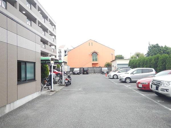 ビエンフェオークラ 駐車場