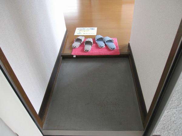ハイツササジマ 玄関