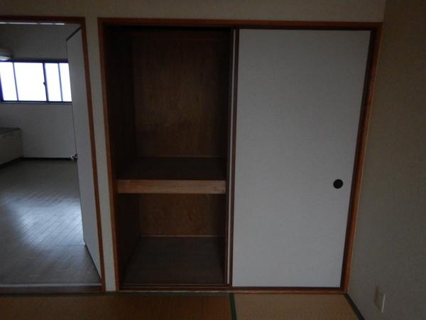 カトレヤマンション 収納
