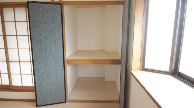 シャトー寺浦 収納