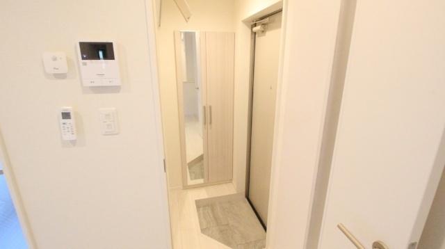 グランデュール新森 玄関