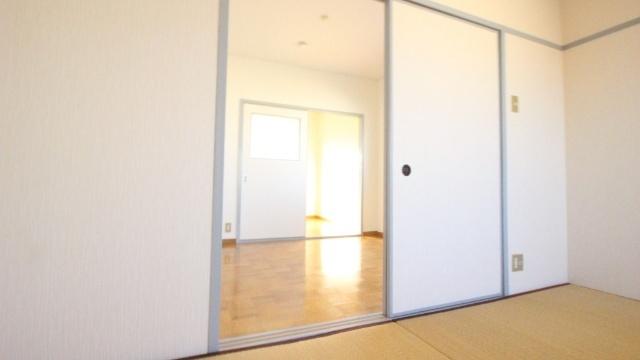 秀和第1ハイツ 室内