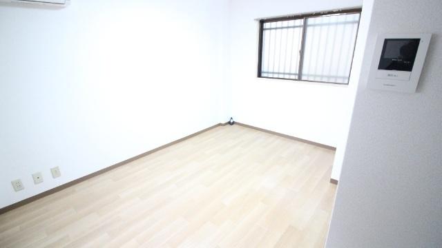 イーストパレス大日 室内