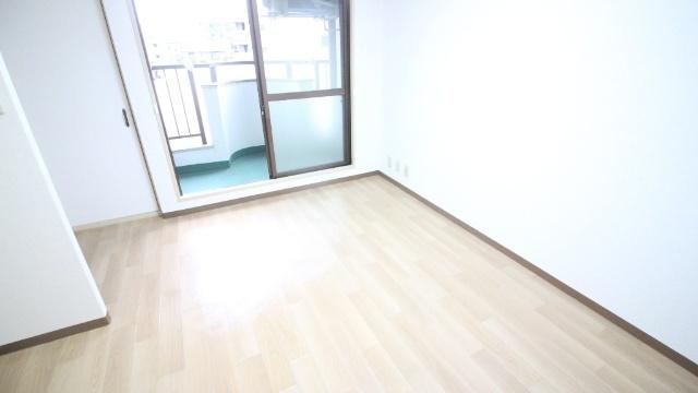イーストパレス大日 室内