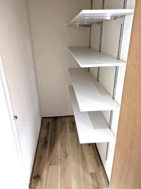メゾン　ド　アルモニー 収納