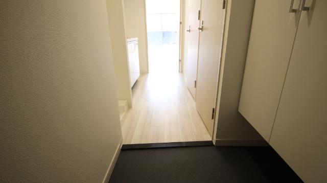 門真市野里町マンション 玄関