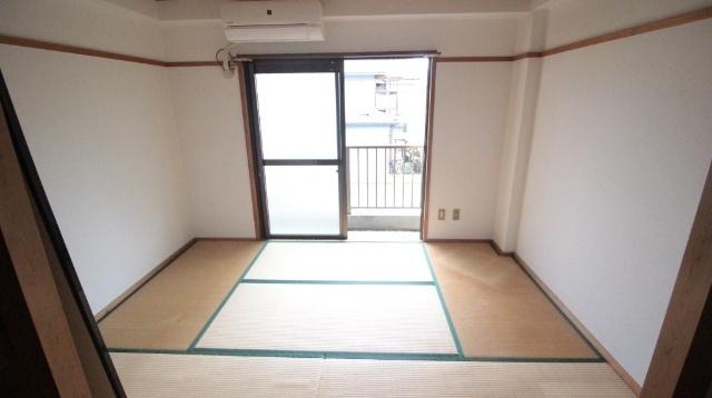ＷＥＳＴヒルズ御堂 リビング