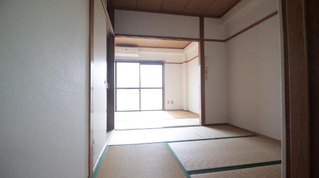 ＷＥＳＴヒルズ御堂 リビング