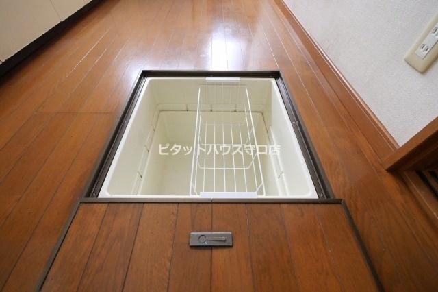 門真市本町テラスハウス 収納