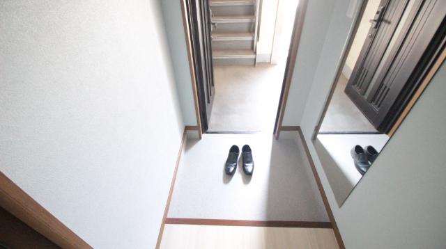 守口市金下町マンション 玄関