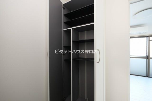 スズビル新森 収納