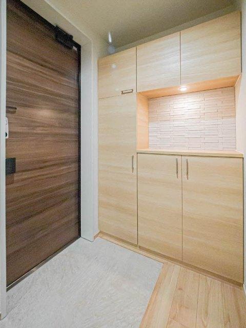 守口市東光町マンション 玄関