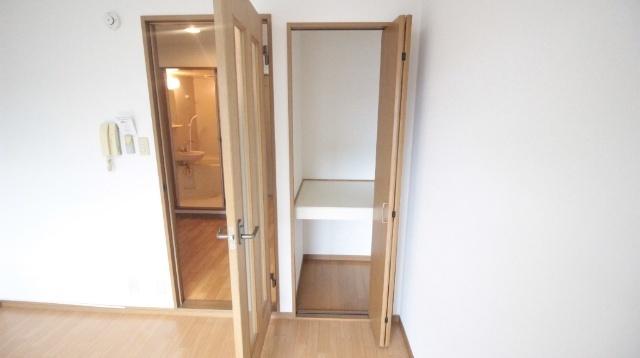 守口市寺方元町マンション 収納