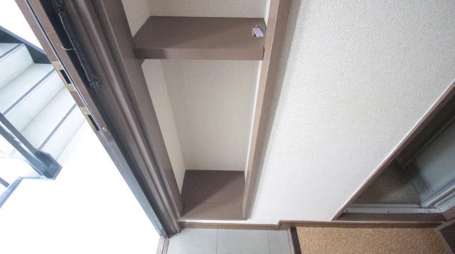 門真市新橋町マンション 玄関